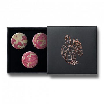Gift Box: 3 button badges (Rubberband Balls)