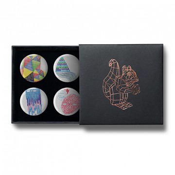 Gift Box: 4 button badges (Doodle Patterns)