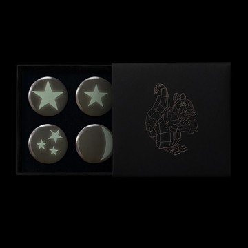 Gift Box: 4 button badges (Cosmic Night Glow)