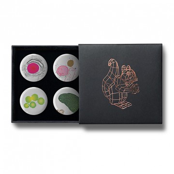 Gift Box: 4 button badges (Graphic Cells)