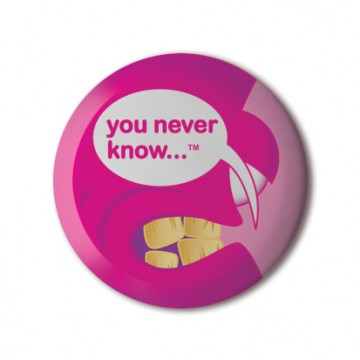 Gift Box: 4 button badges (Never Know)