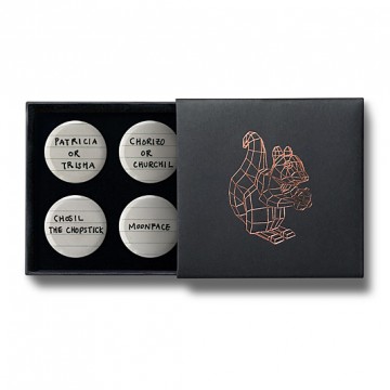 Gift Box: 4 button badges (Names)