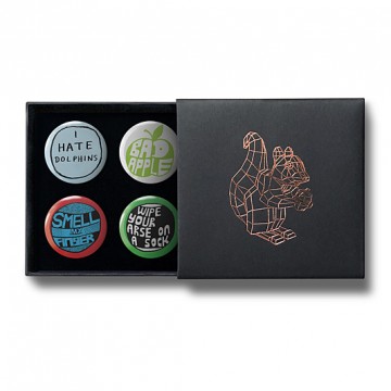 Gift Box: 4 button badges (Anti)