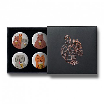Gift Box: 4 button badges (Friends With Ice Cream)