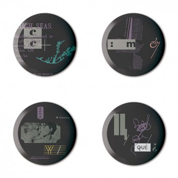 Gift Box: 4 button badges (C / M / Y / Que)