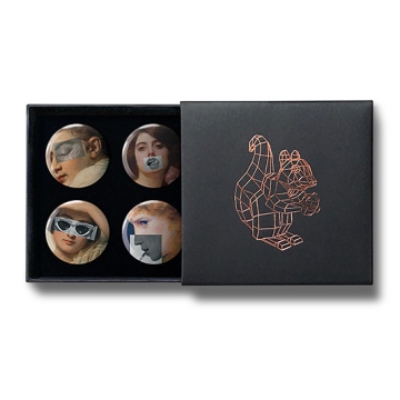 Gift Box: 4 button badges (Collages)