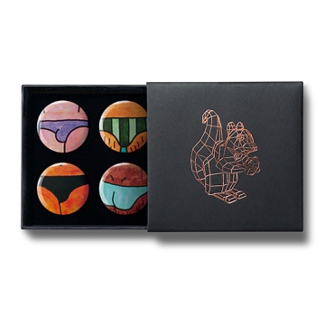Gift Box: 4 button badges (Swimming Trunks)