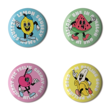 Gift Box: 4 button badges (Fruity Puns)