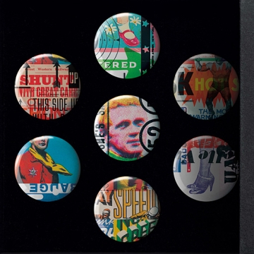 Gift Box: 7 button badges (tat*)