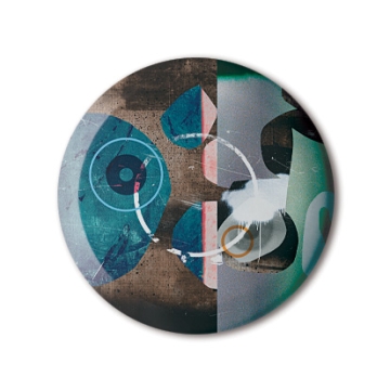 Gift Box: 4 button badges (In/Between I–IV)