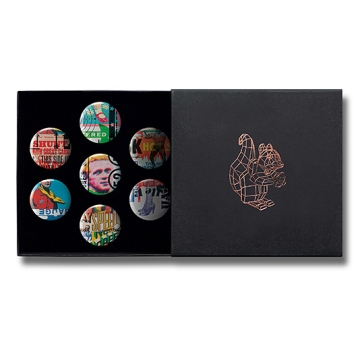 Gift Box: 7 button badges (tat*)