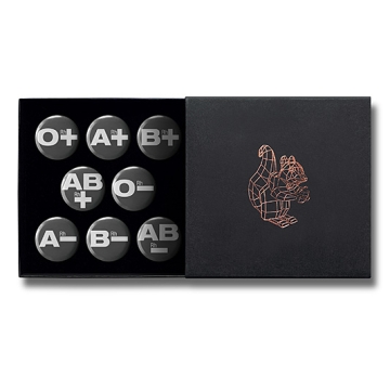 Gift Box: 8 button badges (Blood Types)