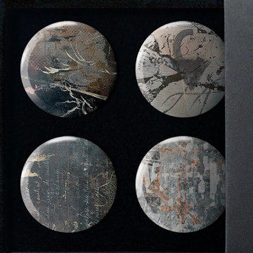 Gift Box: 4 button badges (R.S. Textures)