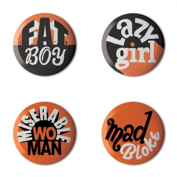 Gift Box: 4 button badges (A Family To Avoid)