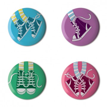 Gift Box: 4 button badges (Trainers)