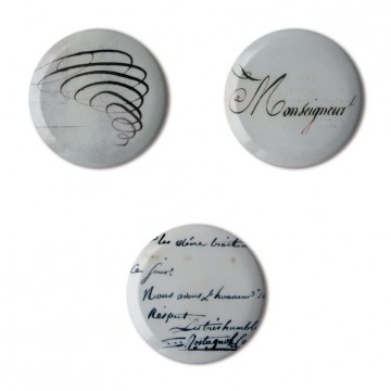 Gift Box: 3 button badges (Calligraphy)