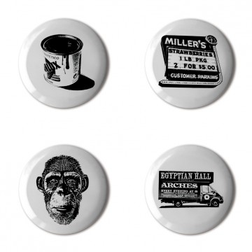 Gift Box: 4 button badges (Paint It Black)