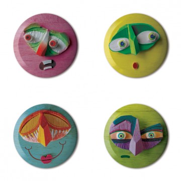Gift Box: 4 button badges (Wooden Faces)