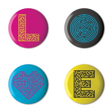 Gift Box: 4 button badges (Love Maze)