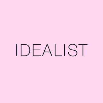 Idealist (unisex) T-shirt + badge