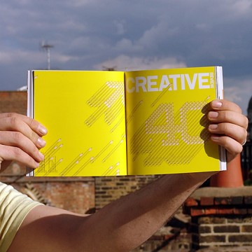 Design & Designer 033 book (signed) + 1 badge