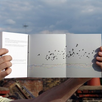 Design & Designer 033 book (signed) + 1 badge