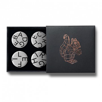 Gift Box: 4 button badges (T Y P E)