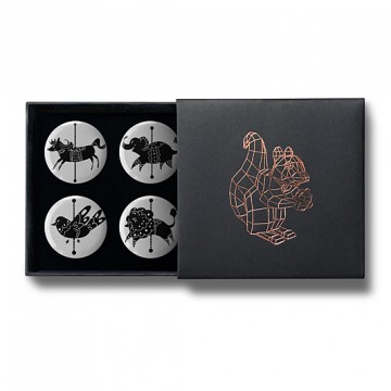 Gift Box: 4 button badges (Carousel)