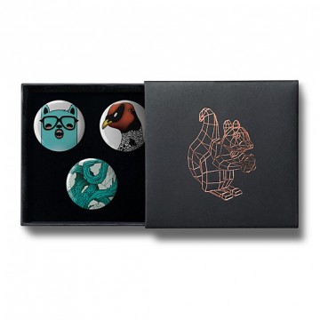 Gift Box: 3 button badges (Mint Red)
