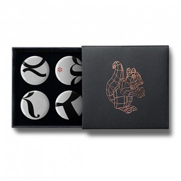 Gift Box: 4 button badges (Defining Details)