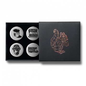 Gift Box: 4 button badges (Paint It Black)
