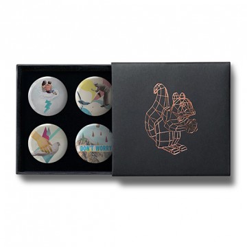 Gift Box: 4 button badges (Retro Collages)