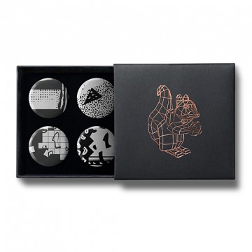 Gift Box: 4 button badges (Retro Pattern)