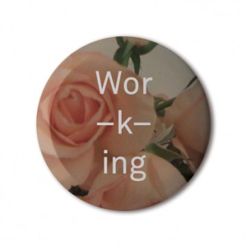 Gift Box: 4 button badges (Classy Roses)